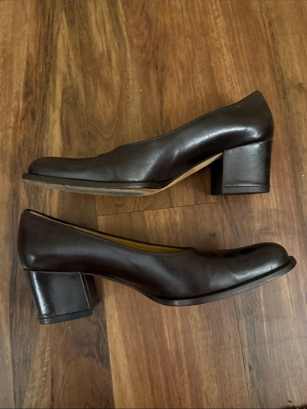 Vintage Coach Women's Dark Brown Leather Pointed Toe Pumps